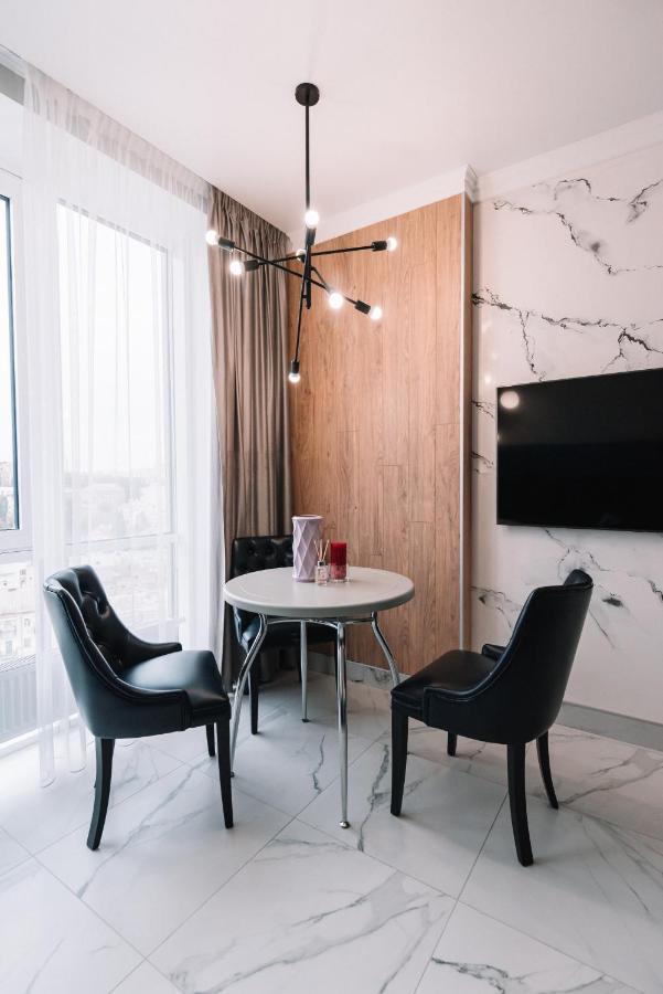 Royal Tower Vip Smart Apartments 3 Kiev Exteriör bild